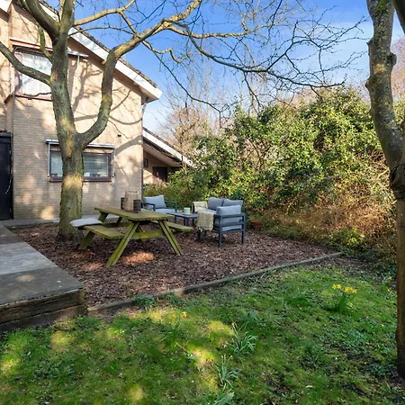 Casa With Free Parking And Garden Zandvoort