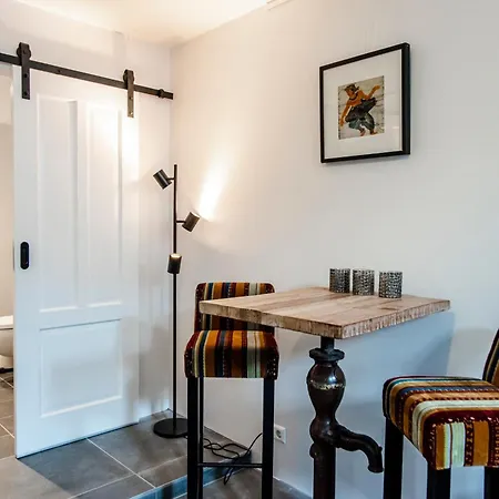 Casa With Free Parking And Garden 잔드보르트
