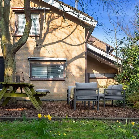 Nyaraló Casa With Free Parking And Garden