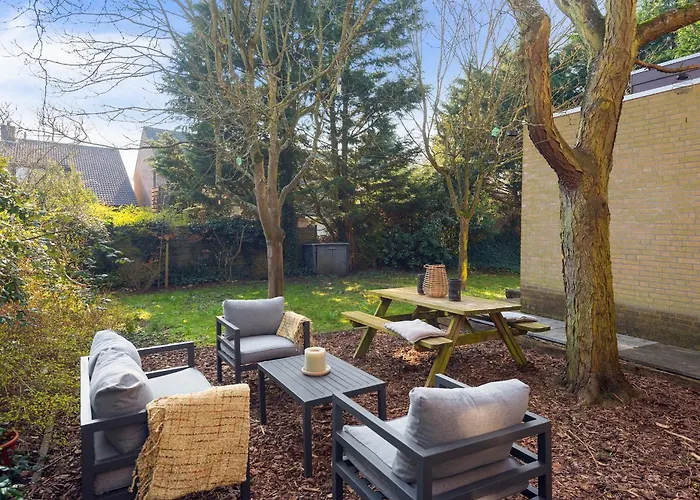 Casa With Free Parking And Garden Zandvoort